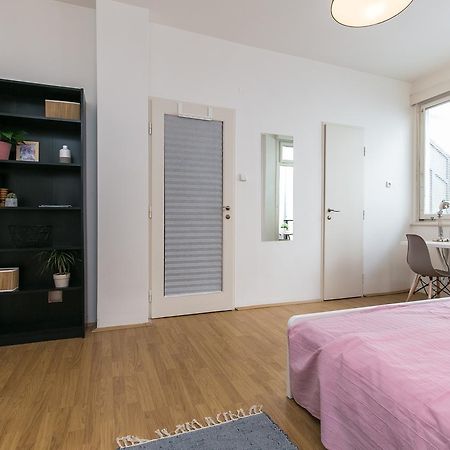 Apartments Ve Smeckach 27 프라하 외부 사진
